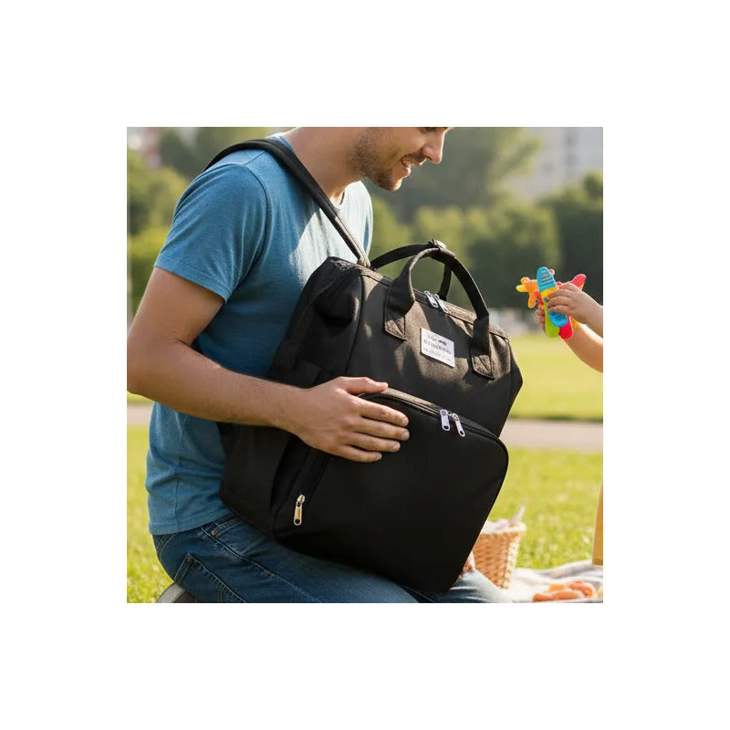 Pañalera Tipo Morral  Con Bolsillos Termicos Y Cambiador Negro Liso