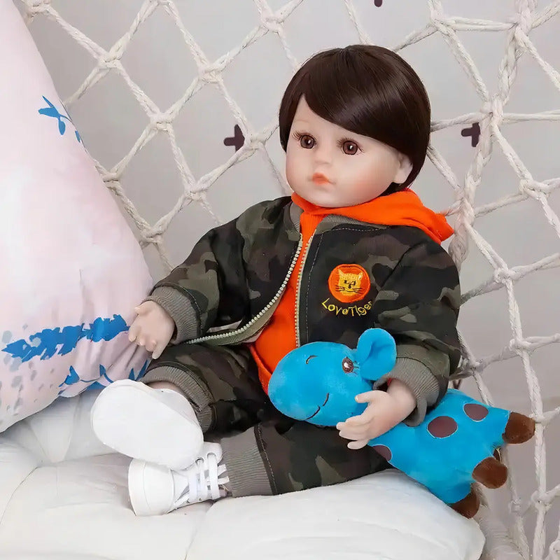 Bebe Aspecto Realista Niño + Accesorios Camuflado