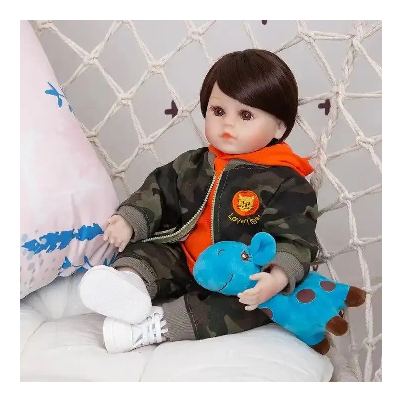 Bebe Aspecto Realista Niño + Accesorios Camuflado