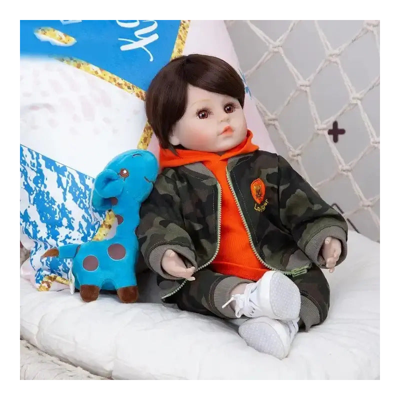 Bebe Aspecto Realista Niño + Accesorios Camuflado
